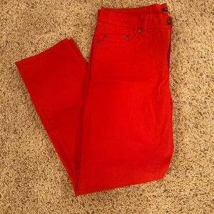 Sooo cute!! Bright red ankle pants.